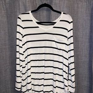 Women’s Grace & Lace Long Sleeve Perfect Pocket Tee